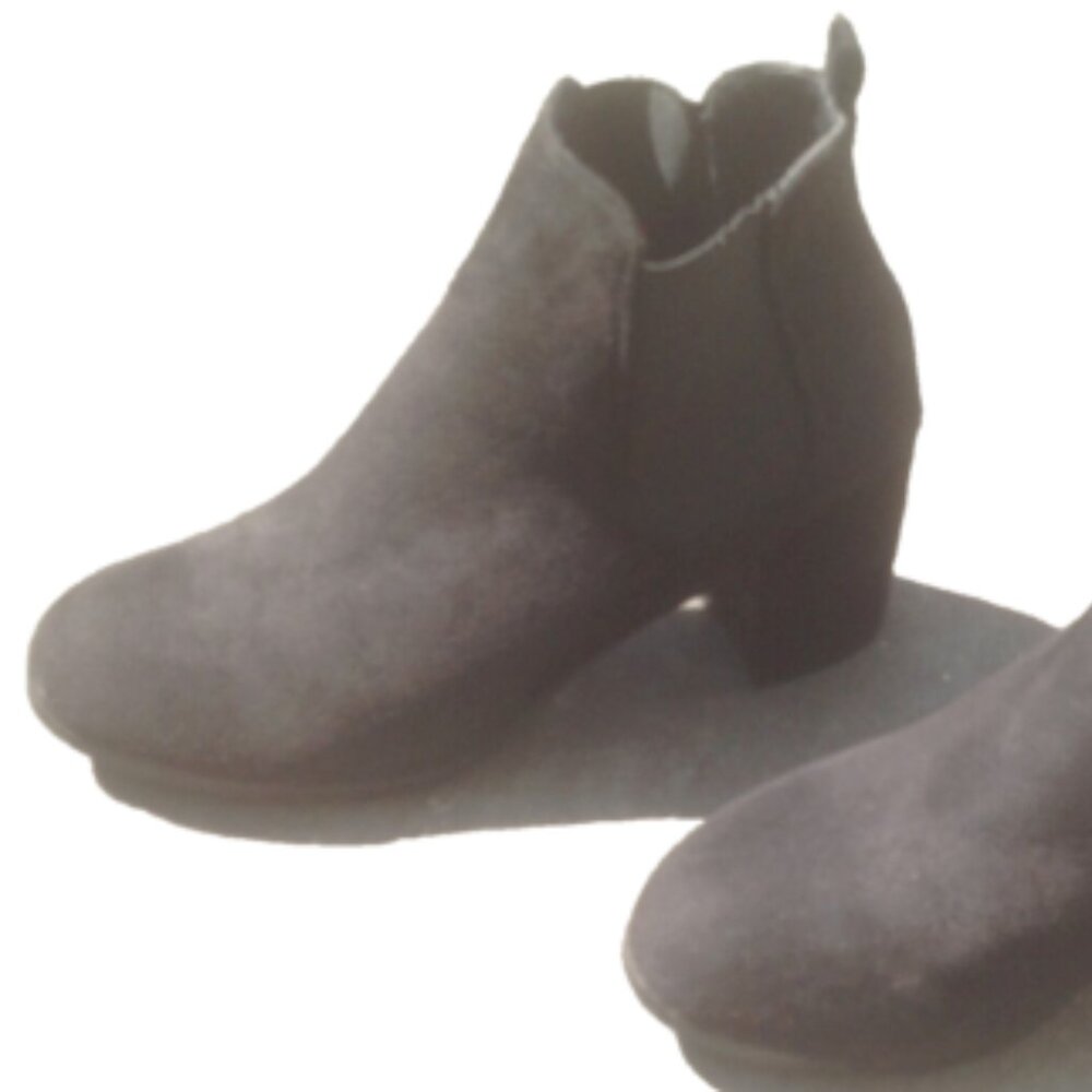 Black Faux Suede  booties 8.5  women used twice New condition